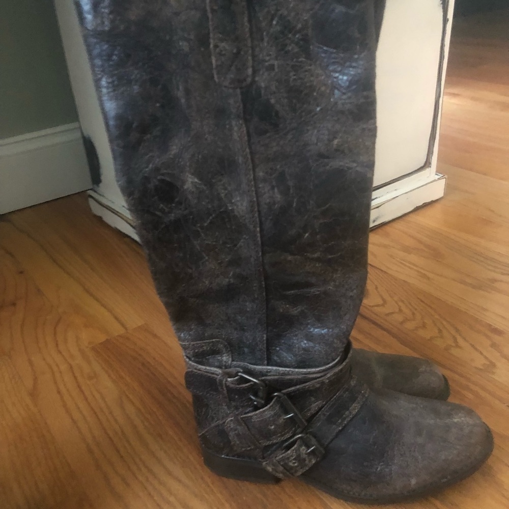 Woman’s boots - Picture 2 of 4